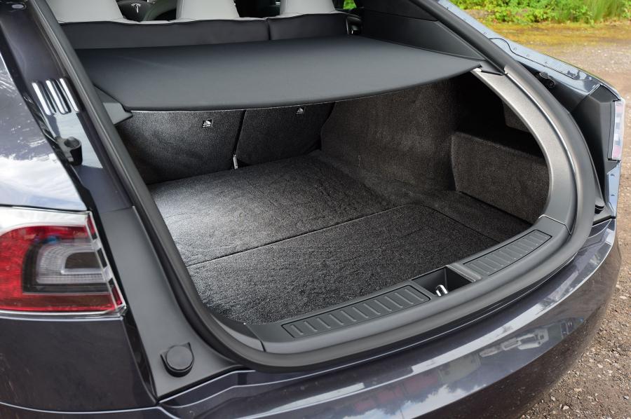 Багажник Tesla Model S P90D 2016 года  (UK) (фото 7 из 14)